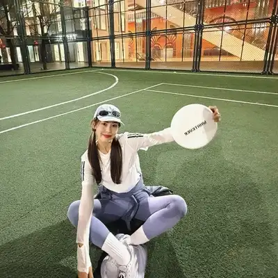 侯彤